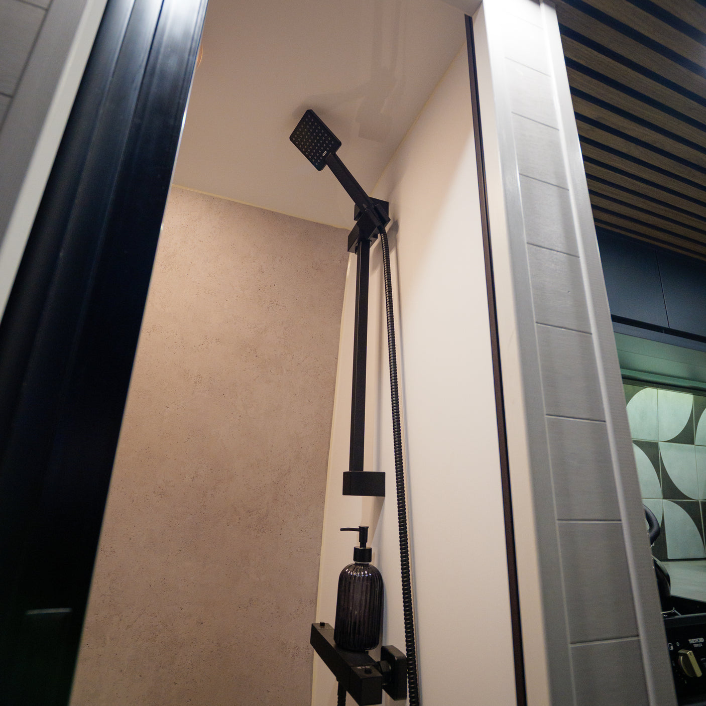 Heather - Automatic 3 Berth Luxury Campervan