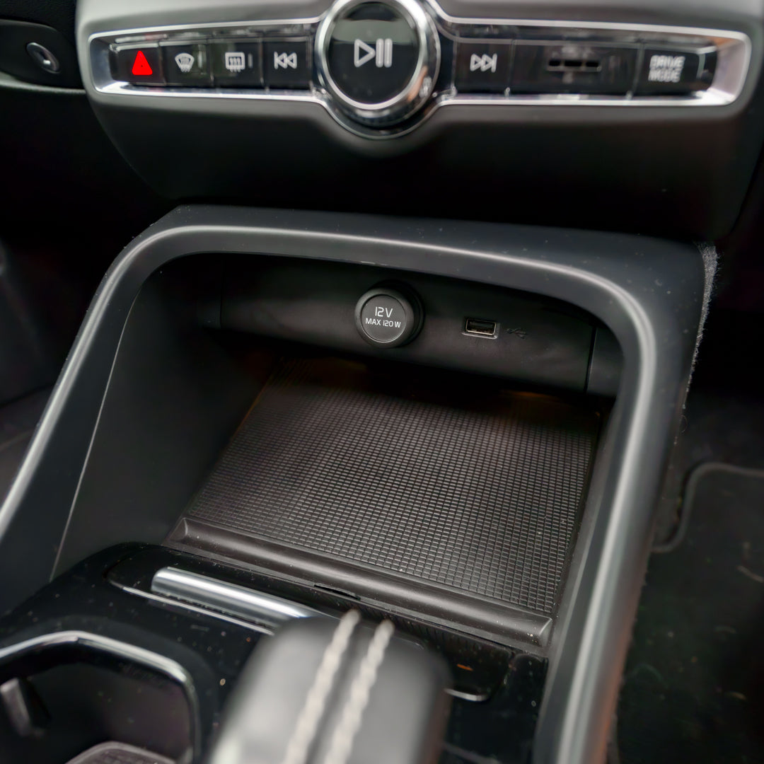 AUTOMATIC VOLVO XC40 R-DESIGN PRO