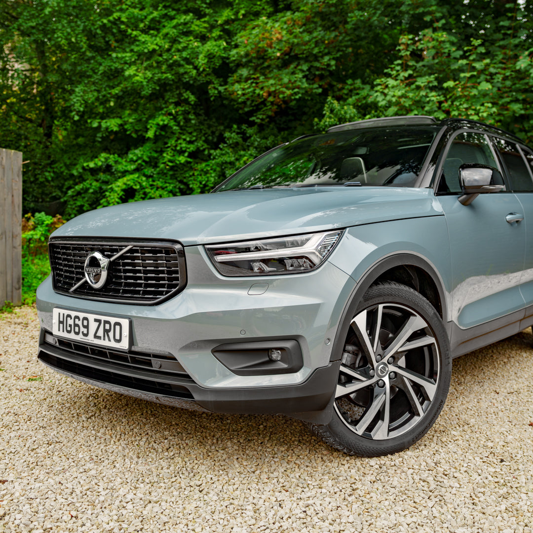 AUTOMATIC VOLVO XC40 R-DESIGN PRO
