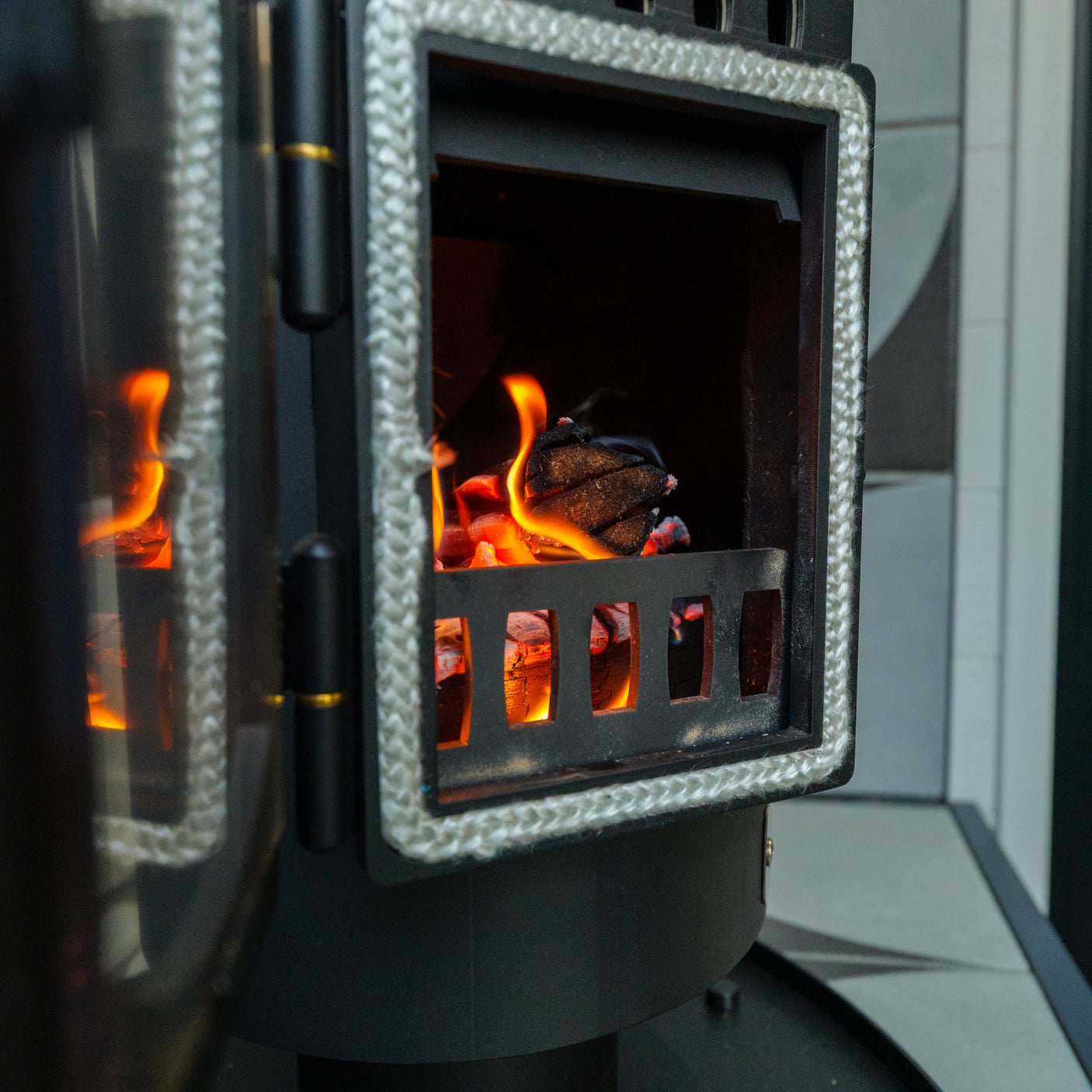 Heather - Automatic 3 Berth Luxury Campervan