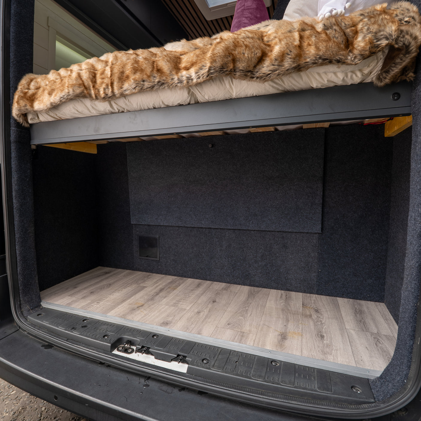 Heather - Automatic 3 Berth Luxury Campervan