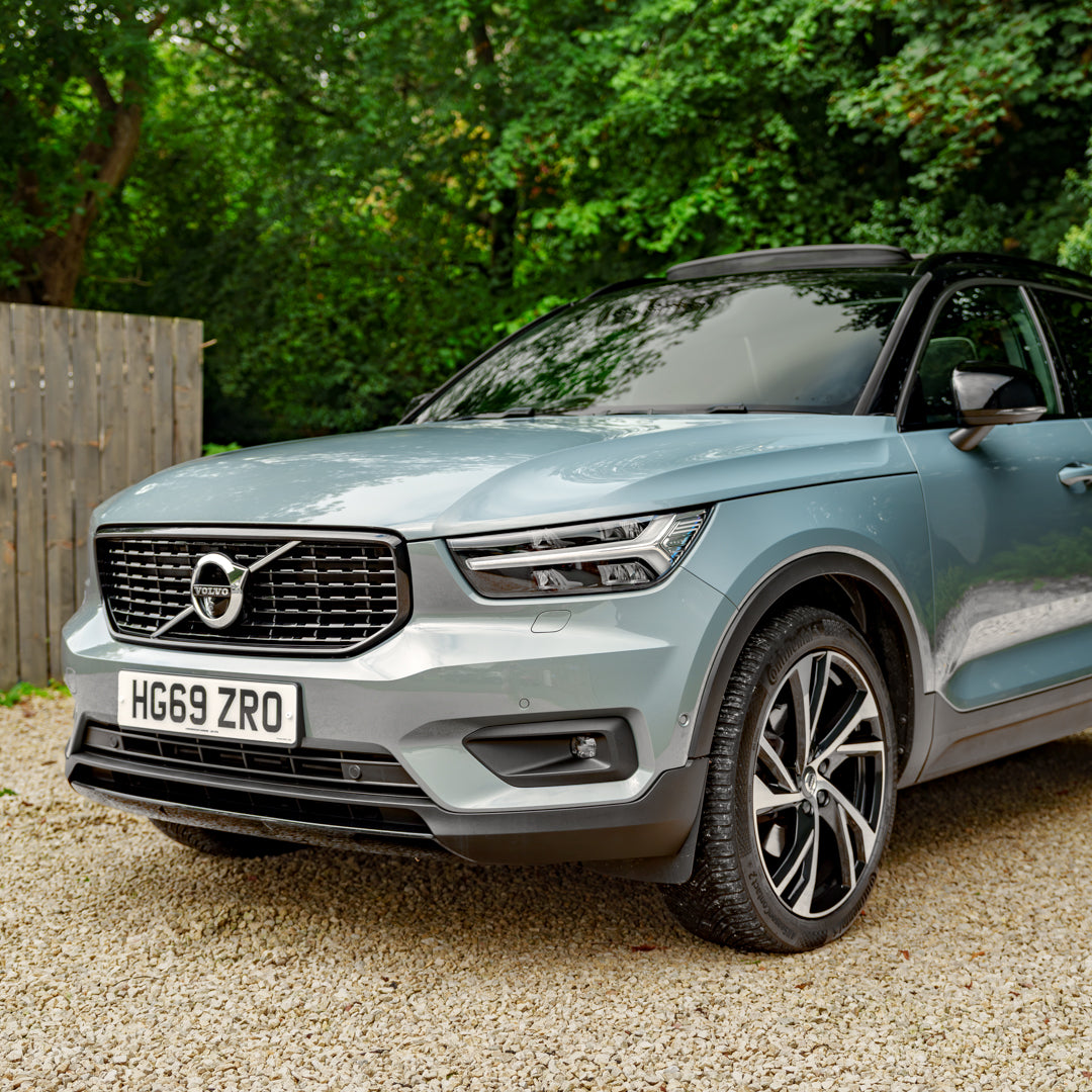 AUTOMATIC VOLVO XC40 R-DESIGN PRO