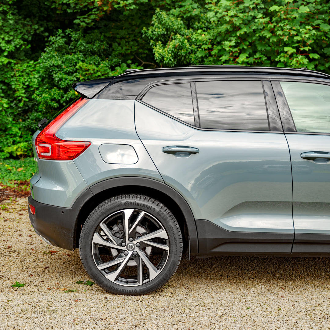 AUTOMATIC VOLVO XC40 R-DESIGN PRO