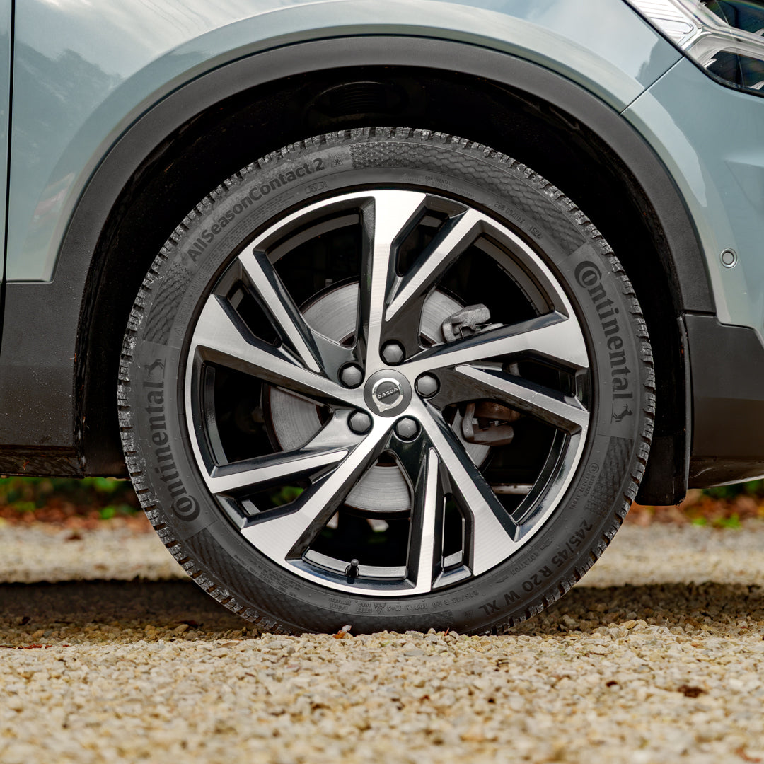 AUTOMATIC VOLVO XC40 R-DESIGN PRO