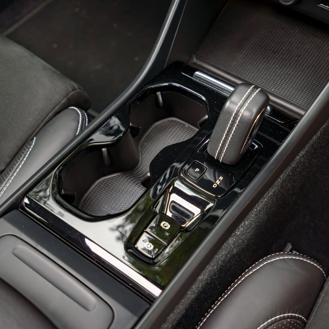 AUTOMATIC VOLVO XC40 R-DESIGN PRO