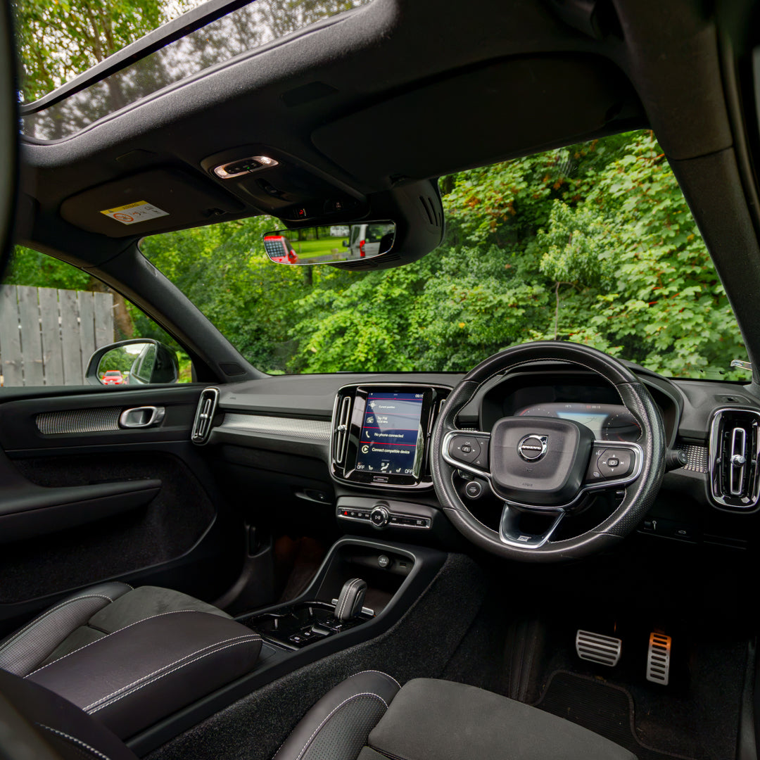 AUTOMATIC VOLVO XC40 R-DESIGN PRO