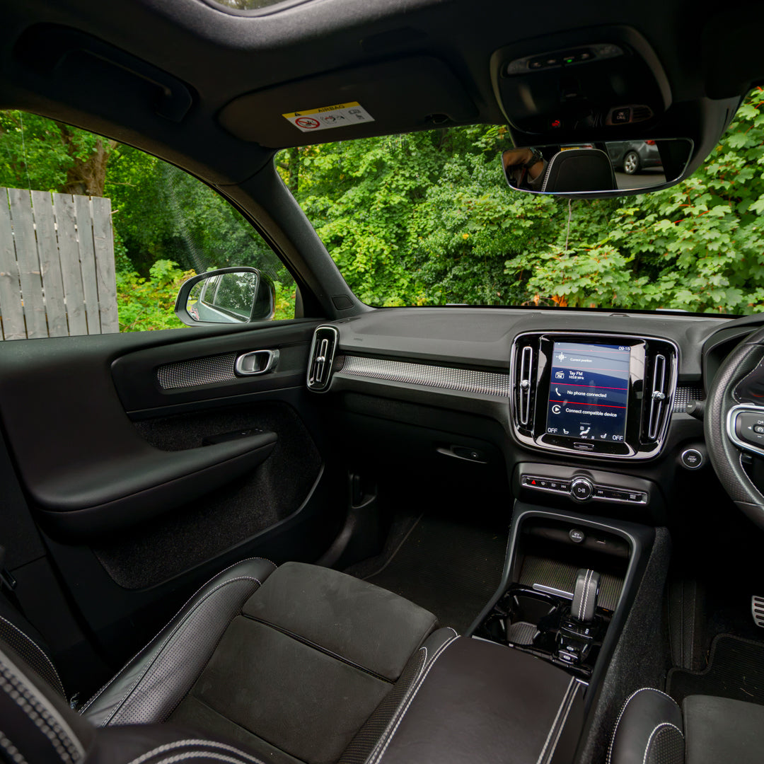AUTOMATIC VOLVO XC40 R-DESIGN PRO