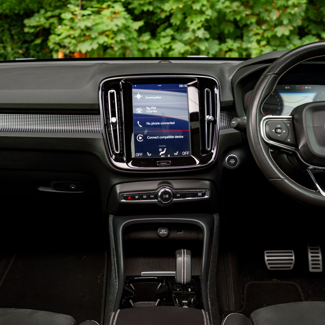 AUTOMATIC VOLVO XC40 R-DESIGN PRO