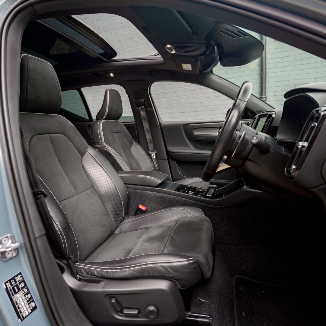AUTOMATIC VOLVO XC40 R-DESIGN PRO
