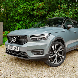AUTOMATIC VOLVO XC40 R-DESIGN PRO
